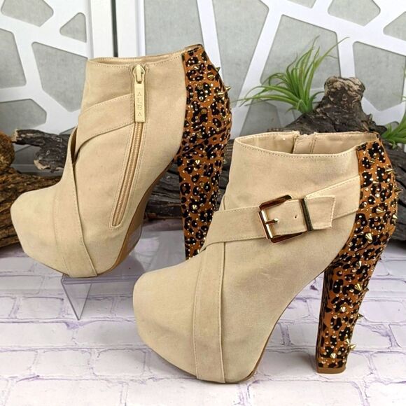 Alba Chunky Heel Spike Studded Platform Bootie - Picture 3 of 12